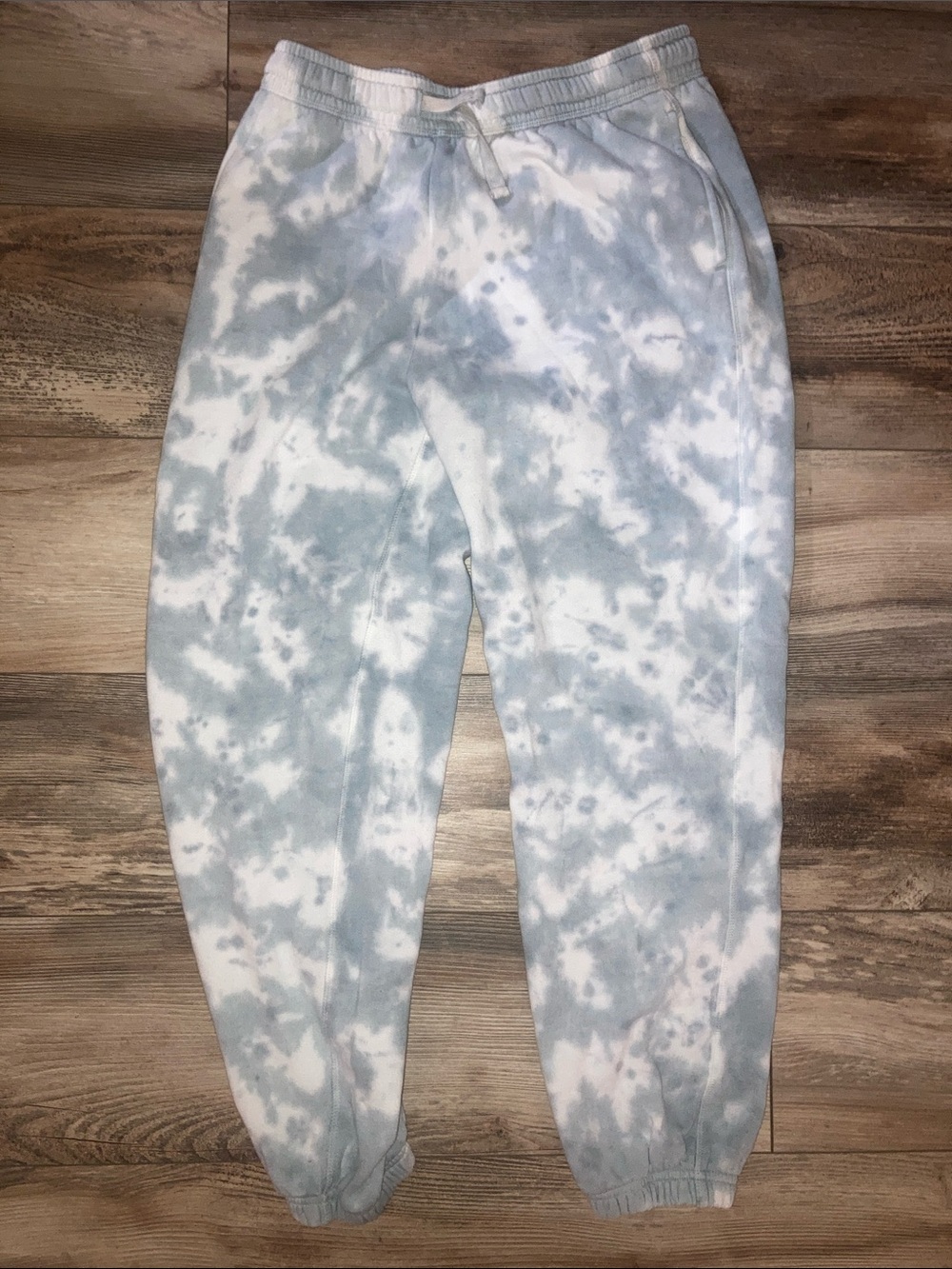 RicherPoorer Women’s Large Blue White Sky Print Sweatpants